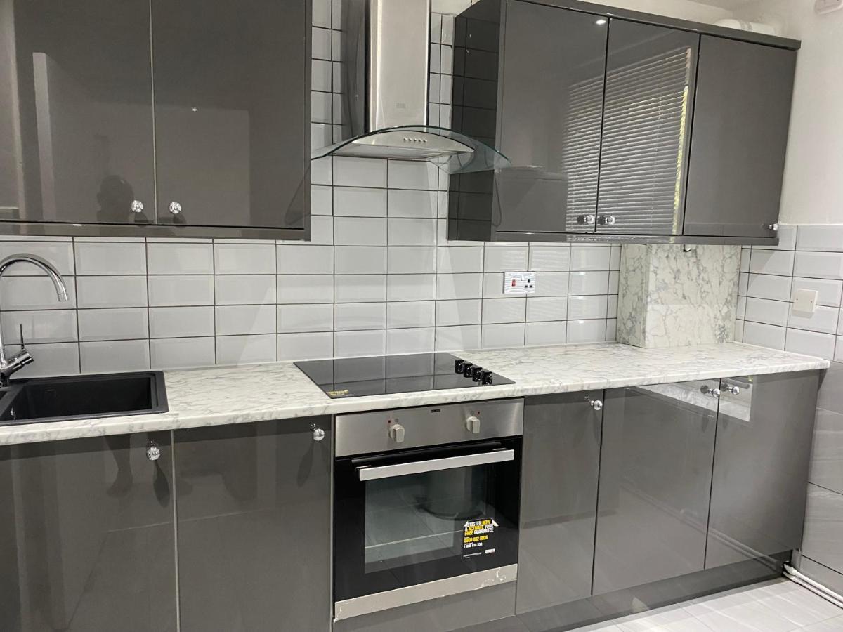Luxurious 2-Bed Apartment In Woolwich London Eksteriør billede