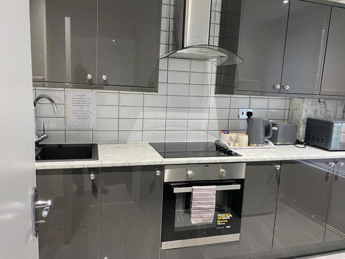Luxurious 2-Bed Apartment In Woolwich London Eksteriør billede